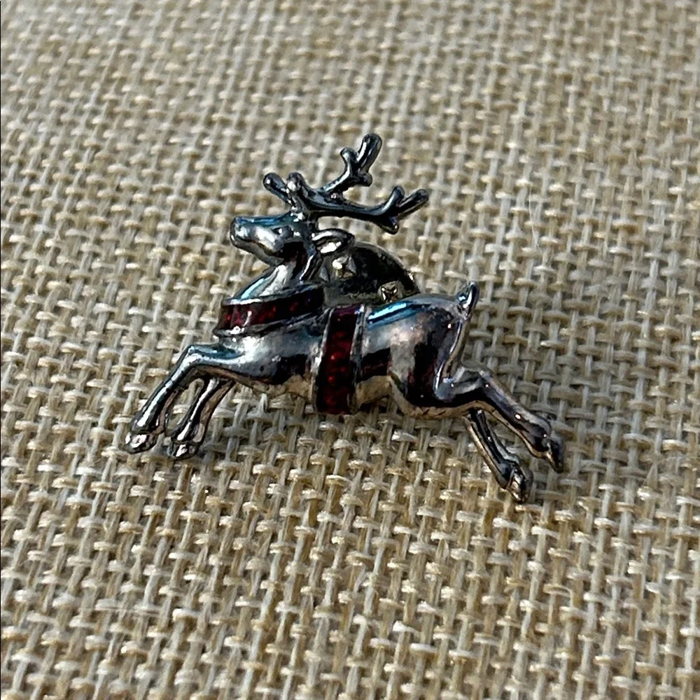 Avon Reindeer pin Christmas silvertone reindeer with red enamel brooch
